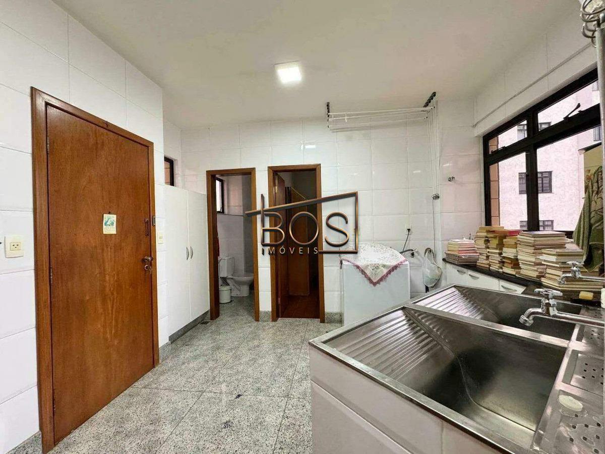 Apartamento, Funcionários, 4 Quartos, 4 Vagas, 2 Suítes