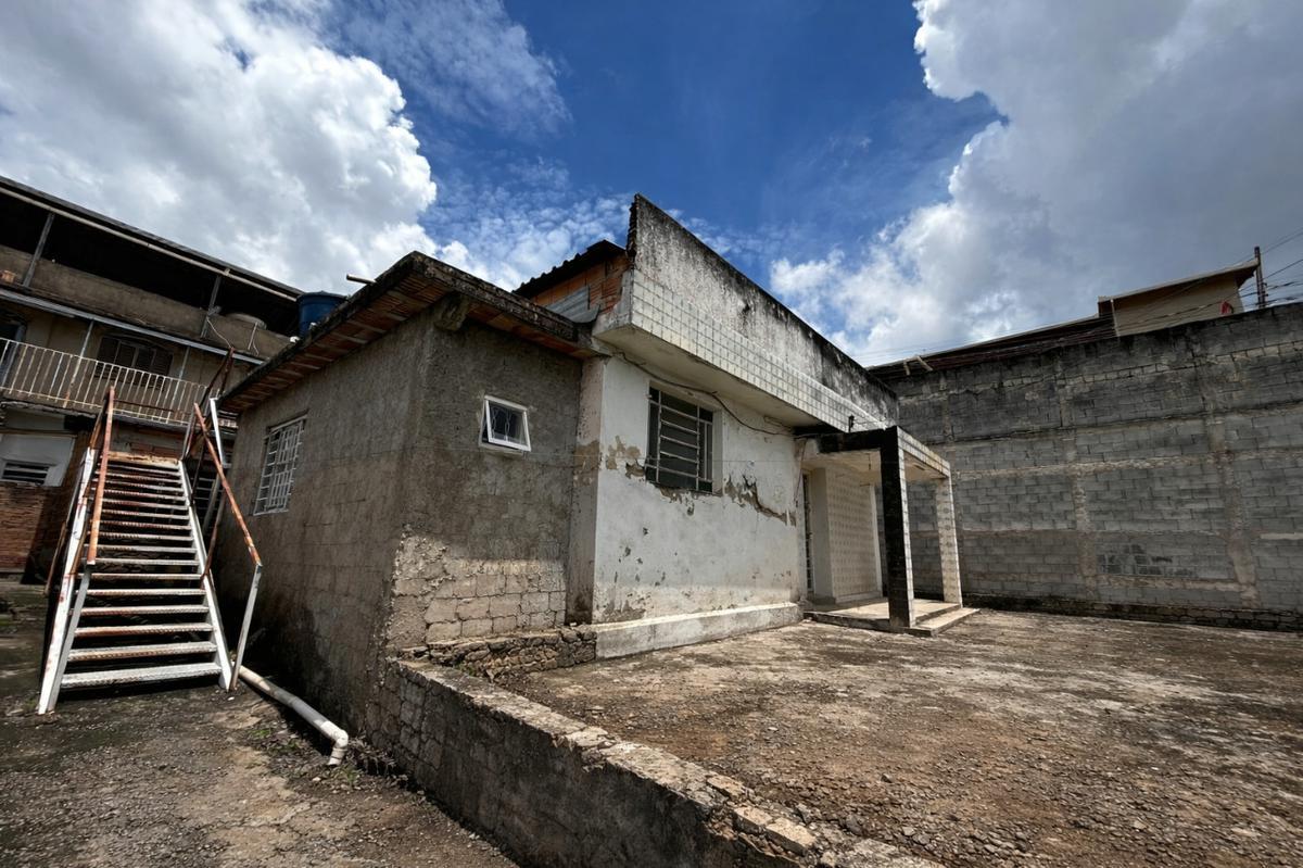 Casa, Industrial, 4 Quartos, 2 Vagas