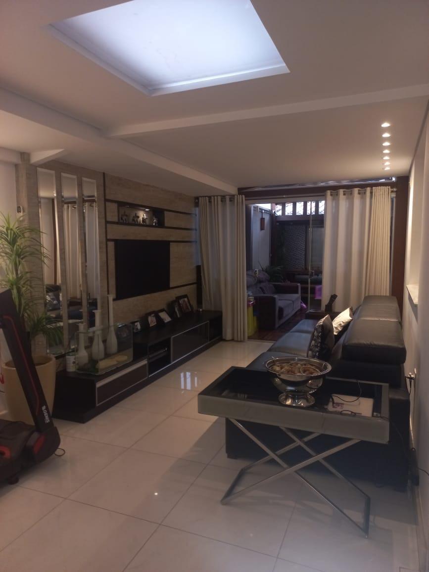 Apartamento, Sagrada Família, 3 Quartos, 2 Vagas, 1 Suíte