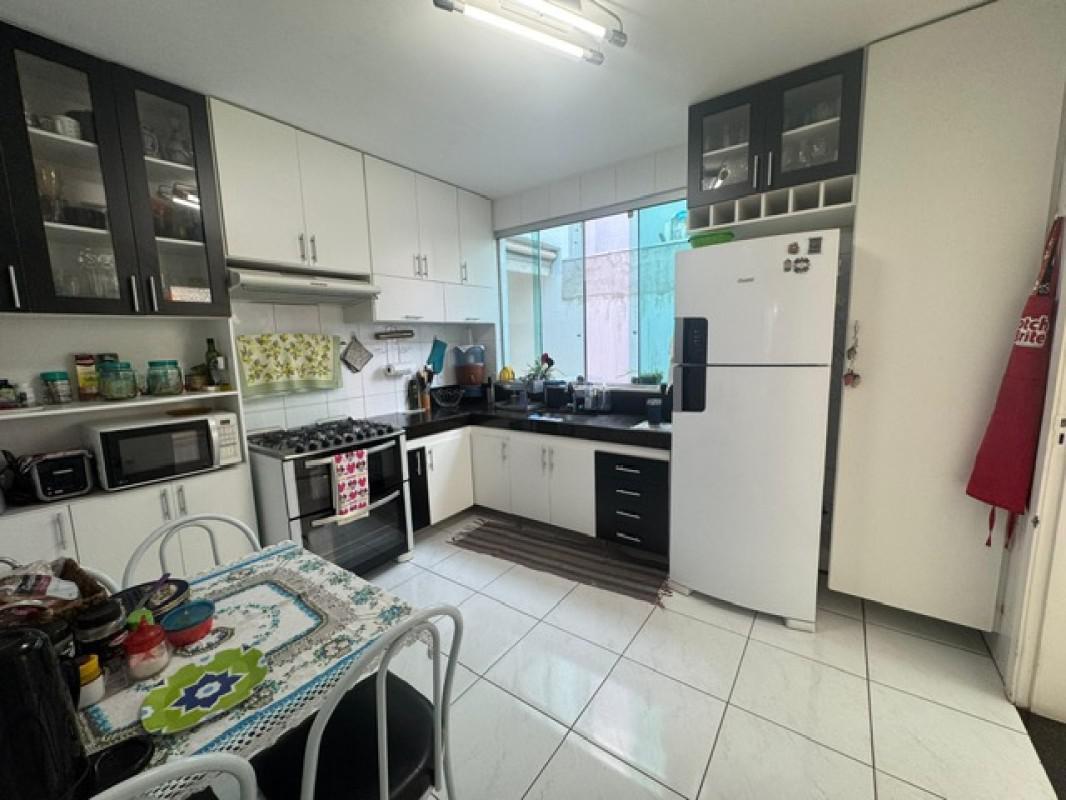 Casa, Castelo, 4 Quartos, 3 Vagas, 1 Suíte