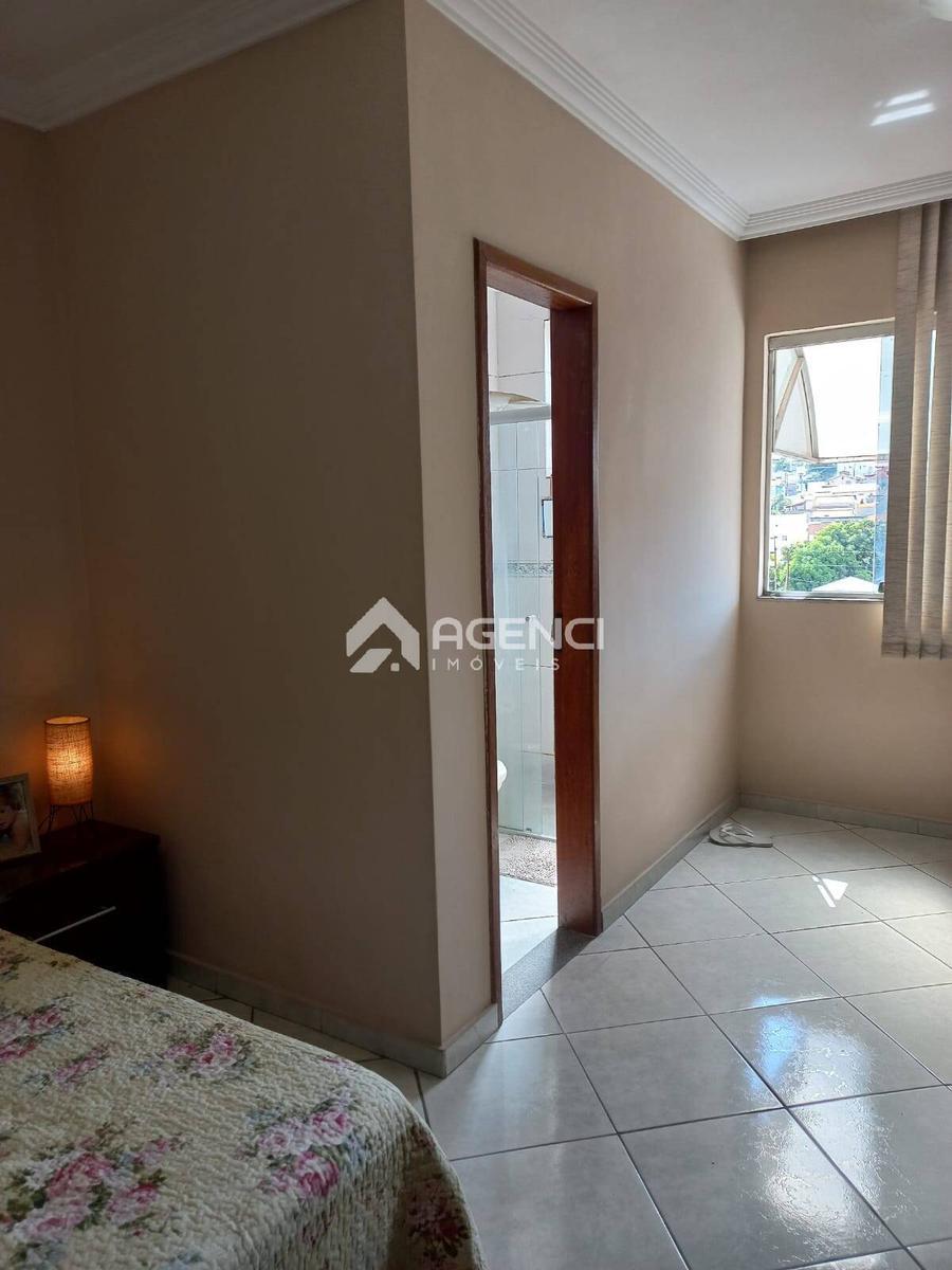 Casa, Santa Cruz Industrial, 3 Quartos, 0 Vaga, 1 Suíte