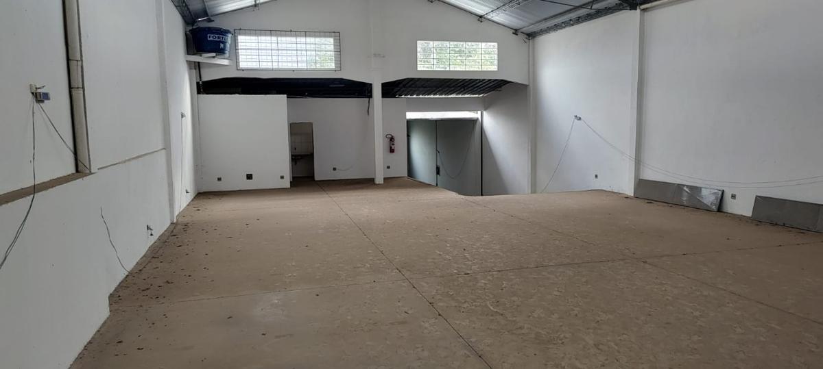 Galpão, Lagoinha, 1 Quarto, 0 Vaga