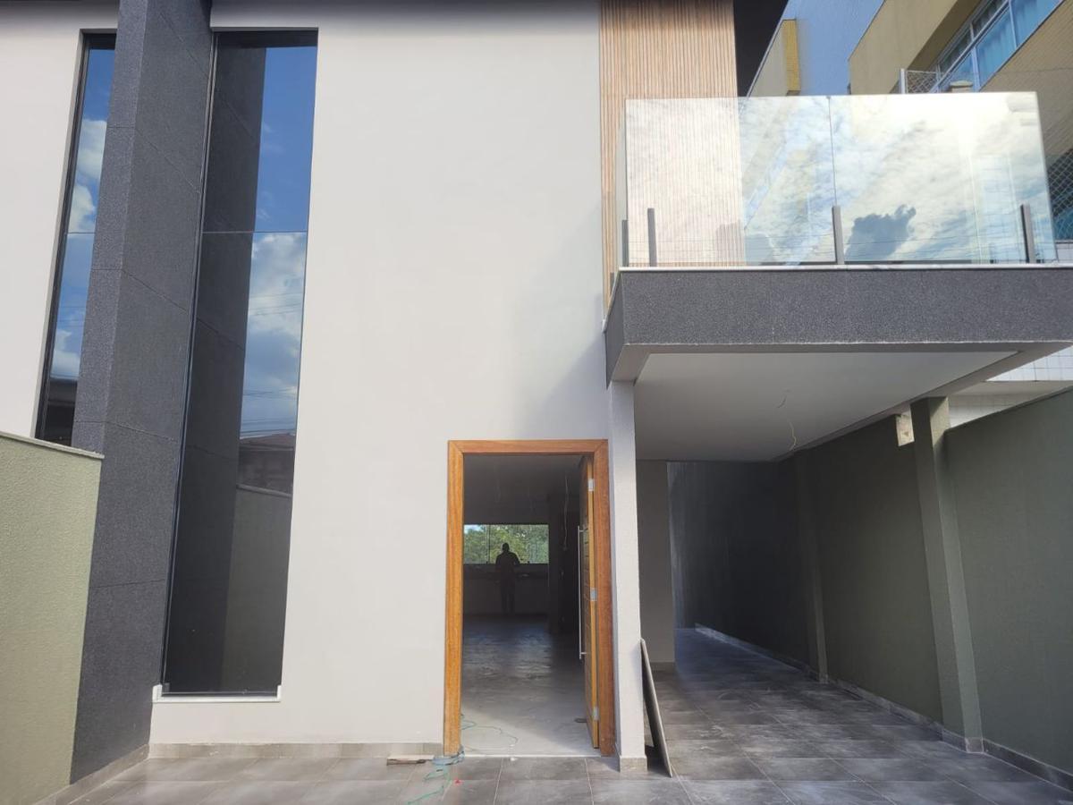 Casa, Planalto, 3 Quartos, 4 Vagas, 3 Suítes