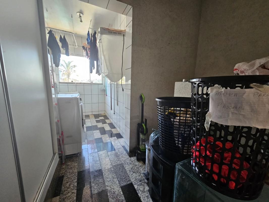 Casa, João Pinheiro, 3 Quartos, 10 Vagas, 2 Suítes