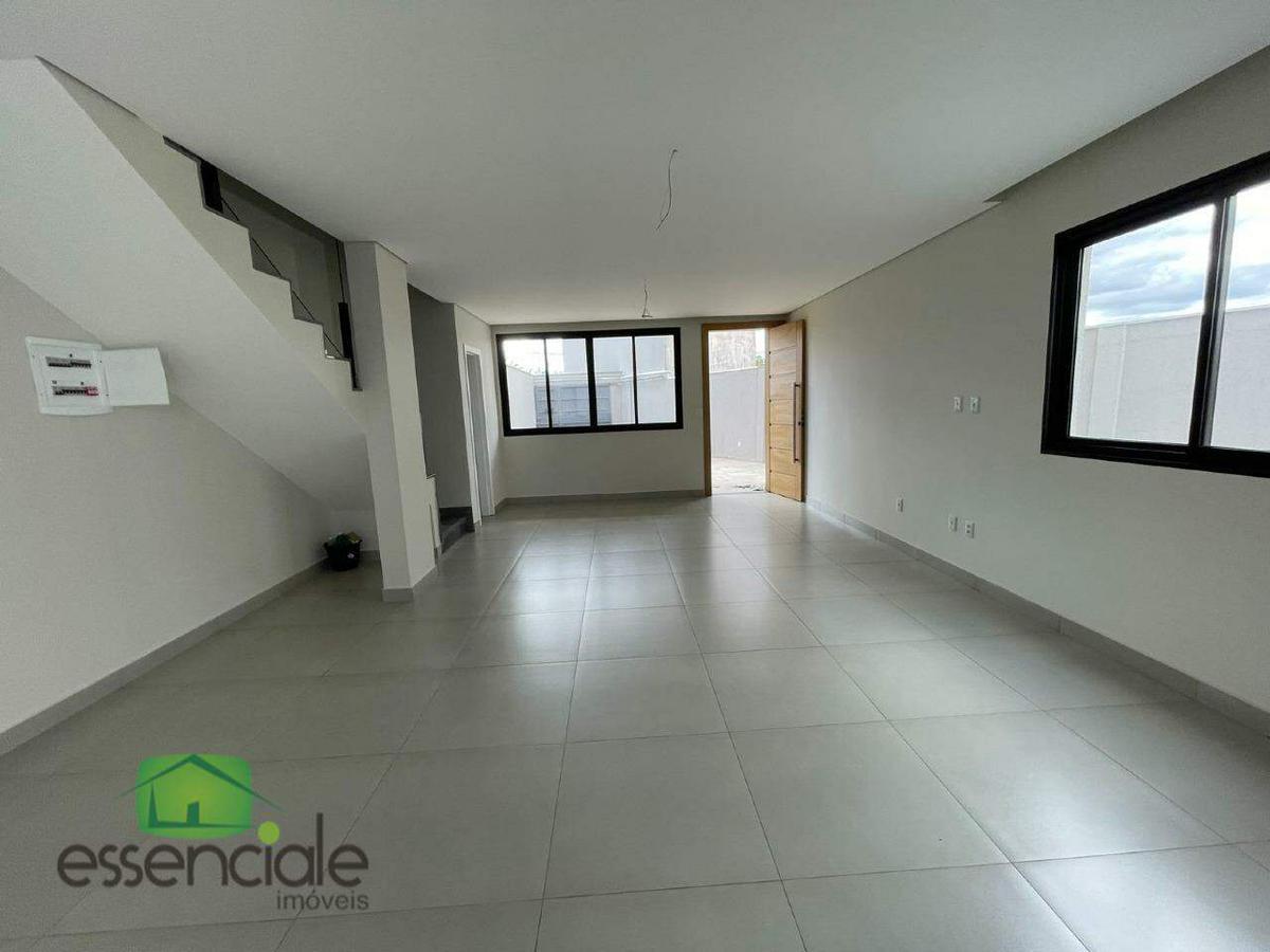 Casa, Centro, 3 Quartos, 2 Vagas, 1 Suíte