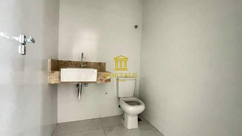Cobertura, Centro, 2 Quartos, 0 Vaga, 4 Suítes