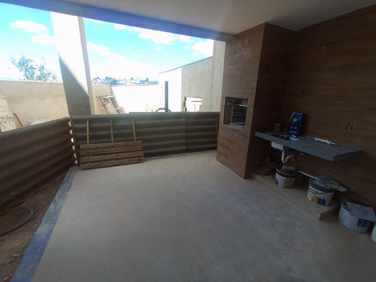 Casa, Santa Cruz, 3 Quartos, 2 Vagas, 1 Suíte