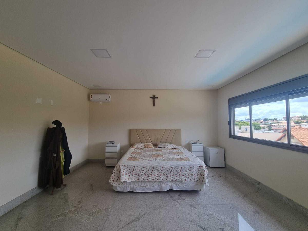 Casa, Jardim Riacho das Pedras, 5 Quartos, 10 Vagas, 2 Suítes