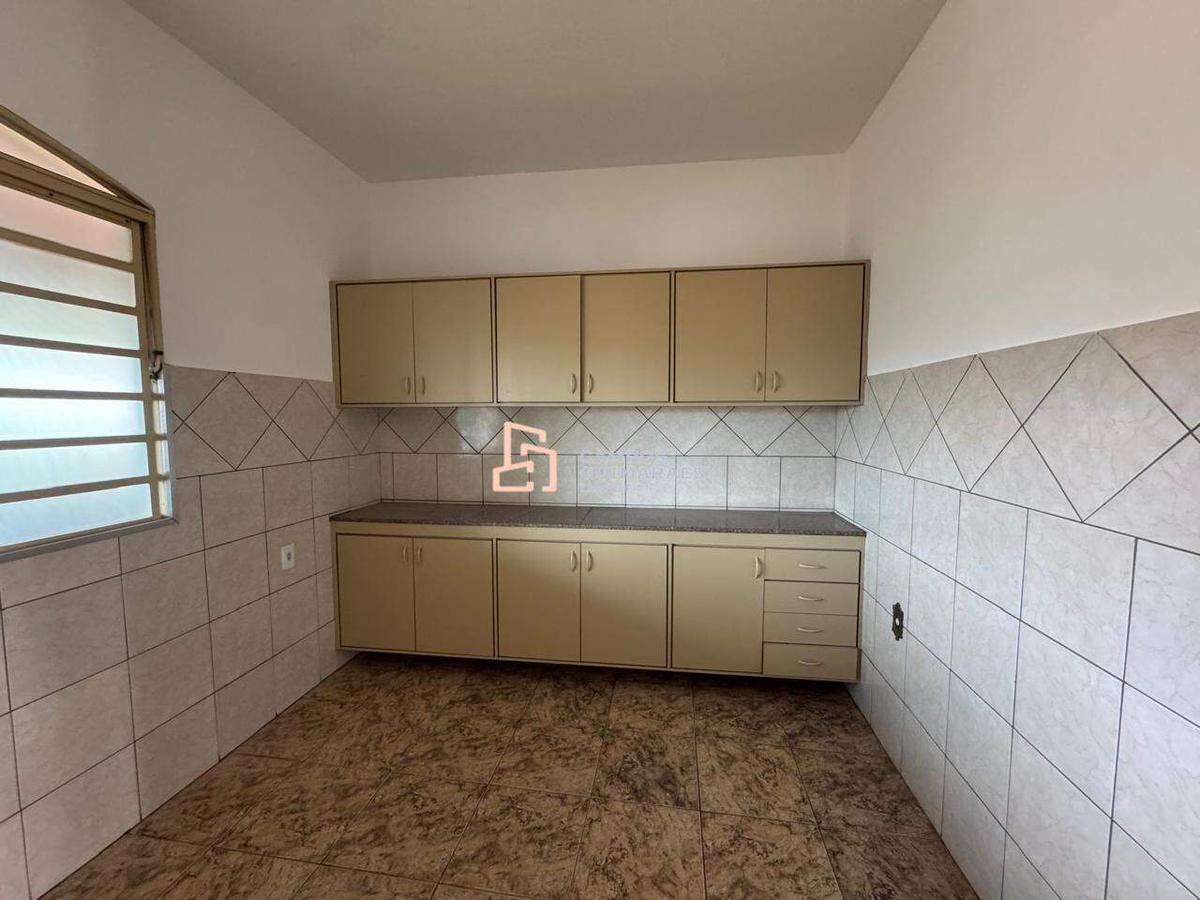 Casa, Jardim das Flores, 3 Quartos, 1 Vaga, 1 Suíte