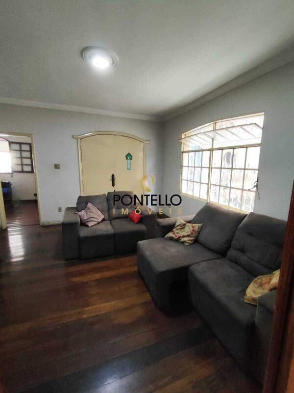 Casa, Planalto, 7 Quartos, 5 Vagas, 3 Suítes