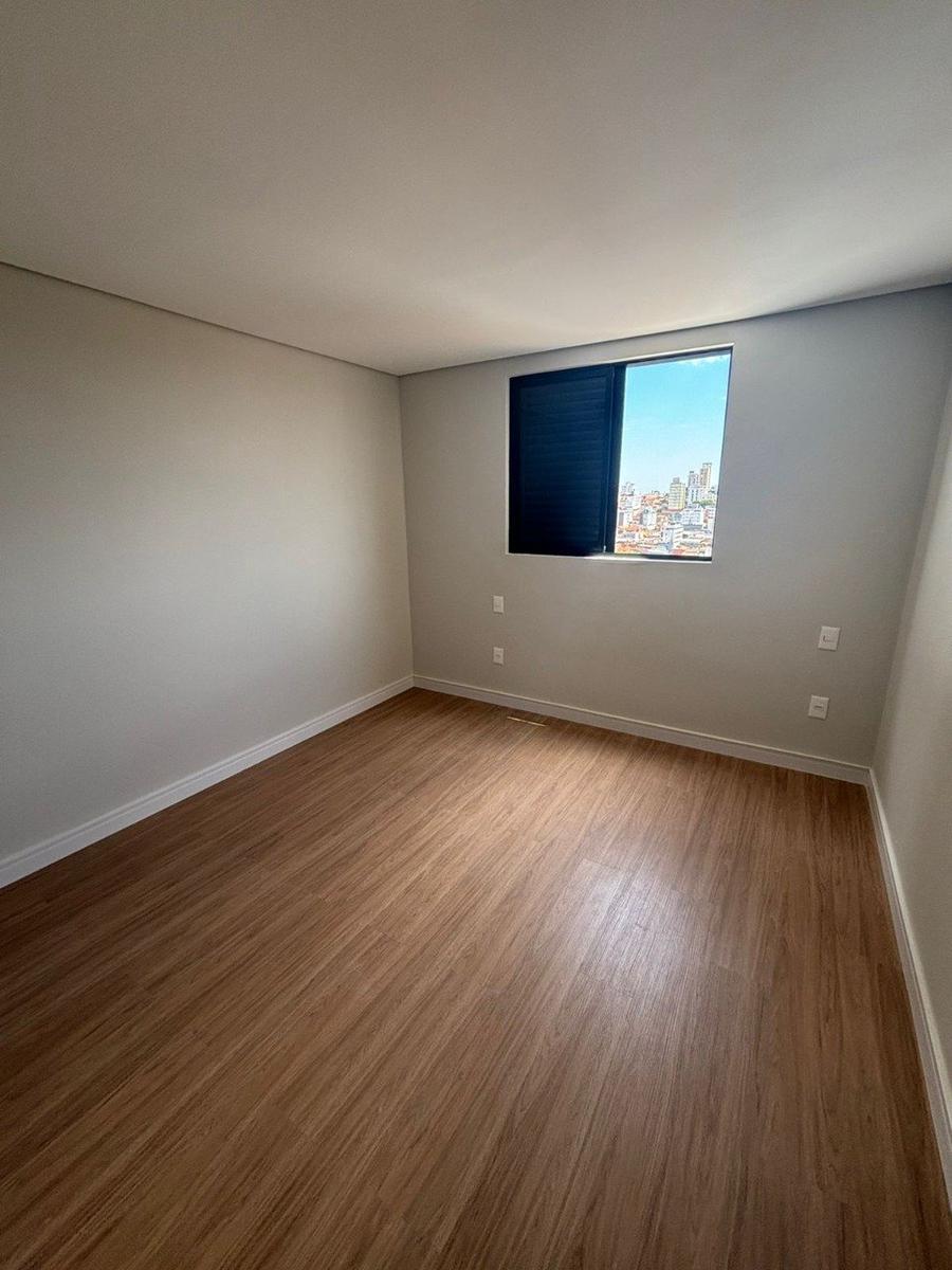 Apartamento, Sagrada Família, 1 Quarto, 1 Vaga
