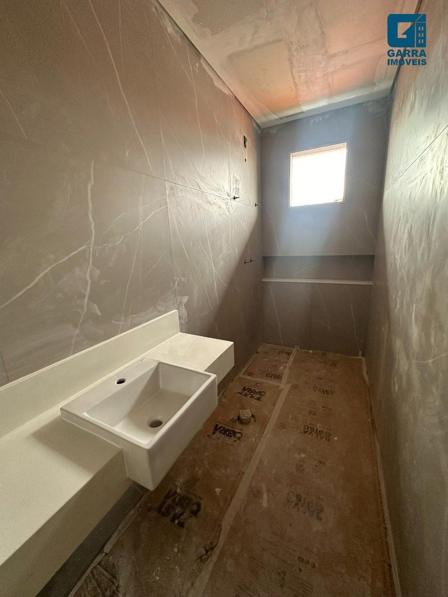 Casa, Fernão Dias, 3 Quartos, 4 Vagas, 1 Suíte