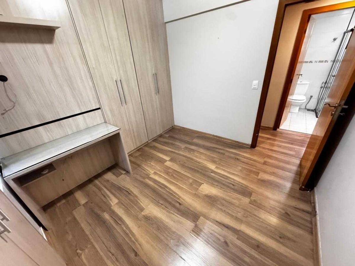 Apartamento, Sagrada Família, 3 Quartos, 4 Vagas, 1 Suíte