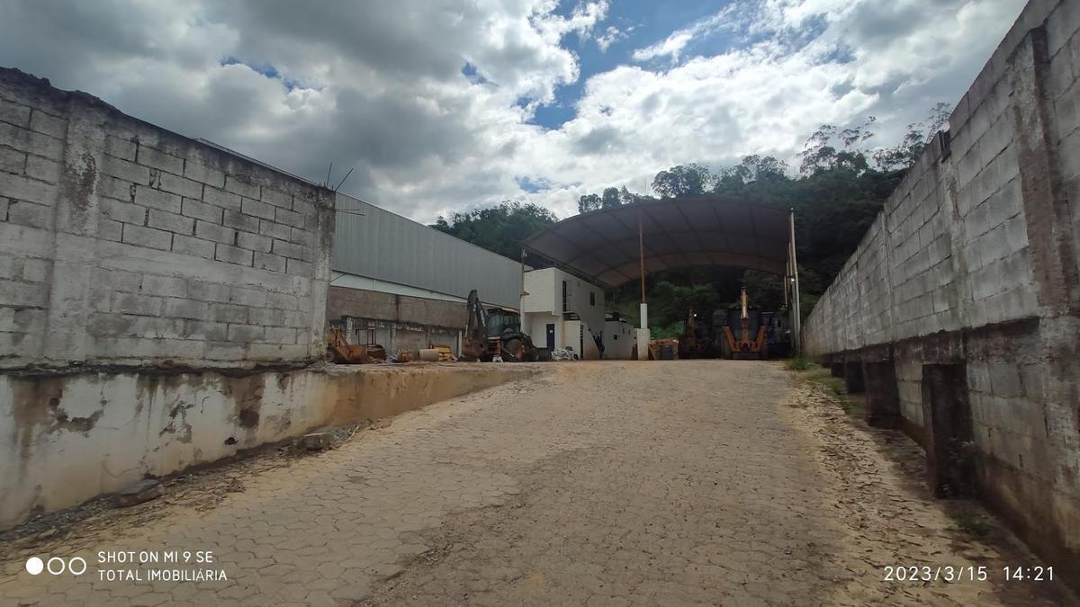 Galpão, Belvedere, 2 Quartos, 3 Vagas
