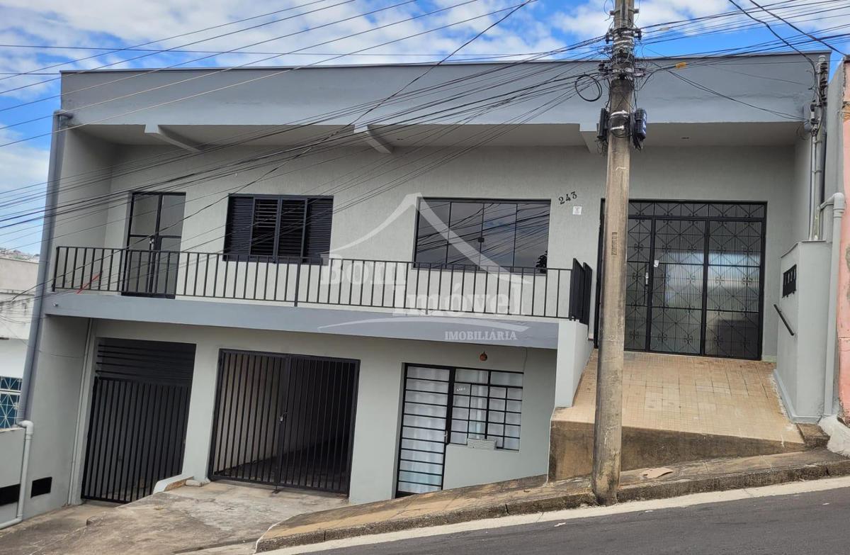 Casa, Centro, 3 Quartos, 0 Vaga, 1 Suíte