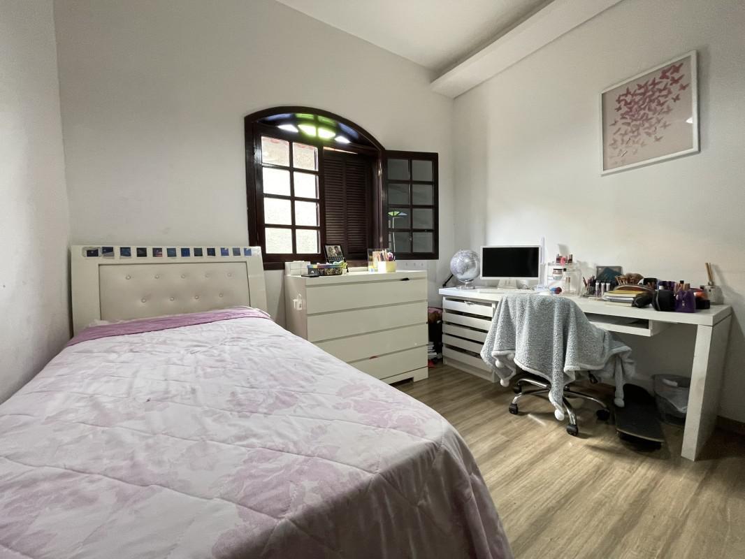 Casa, Jardim Casa Branca, 4 Quartos, 3 Vagas, 1 Suíte