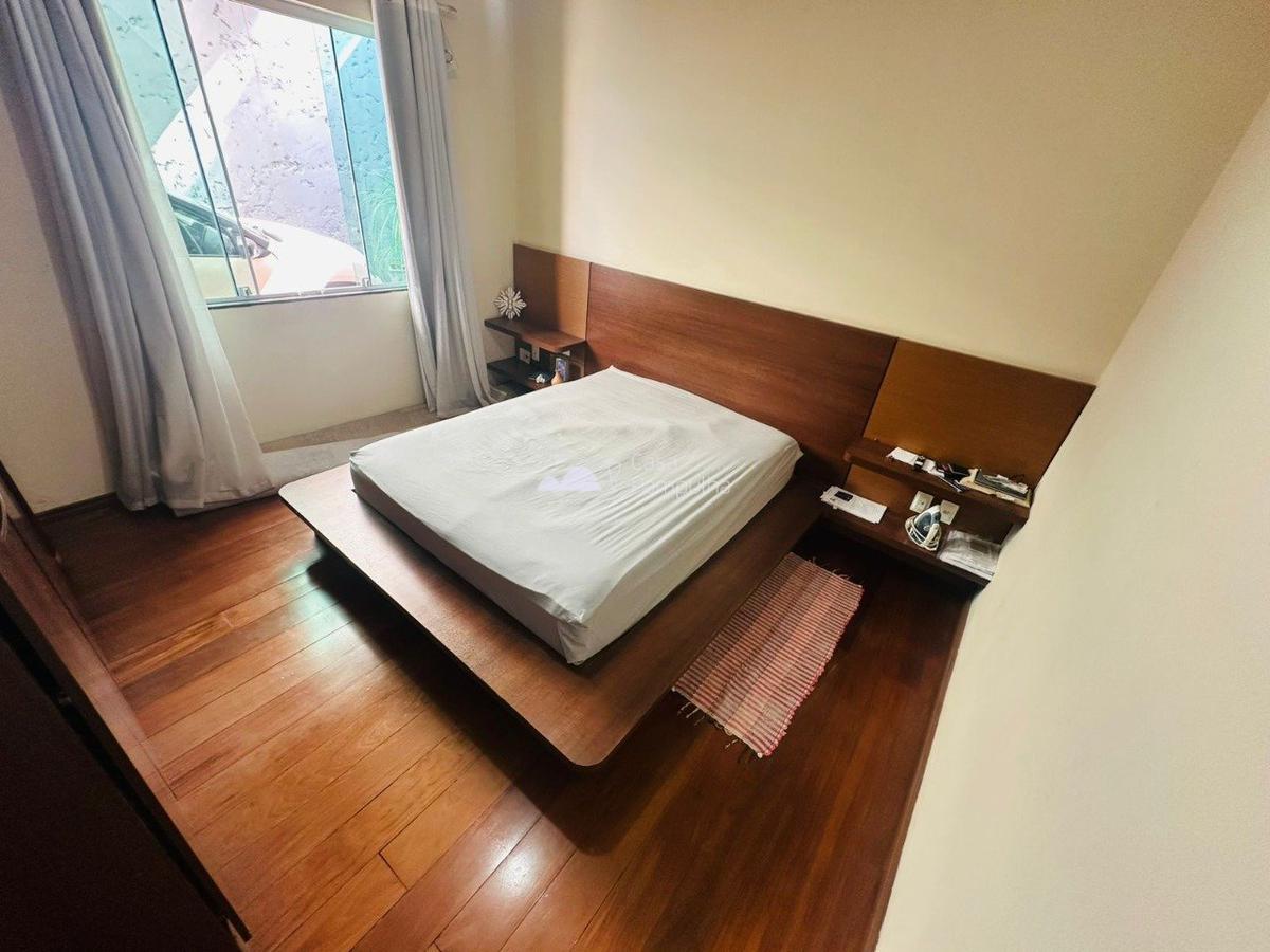 Casa, Santa Mônica, 2 Quartos, 4 Vagas, 1 Suíte