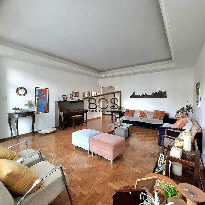 Casa, Serra, 7 Quartos, 5 Vagas, 3 Suítes