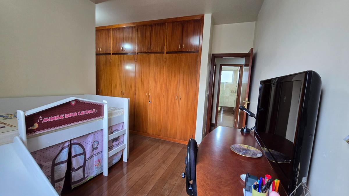 Apartamento, Funcionários, 4 Quartos, 4 Vagas, 2 Suítes
