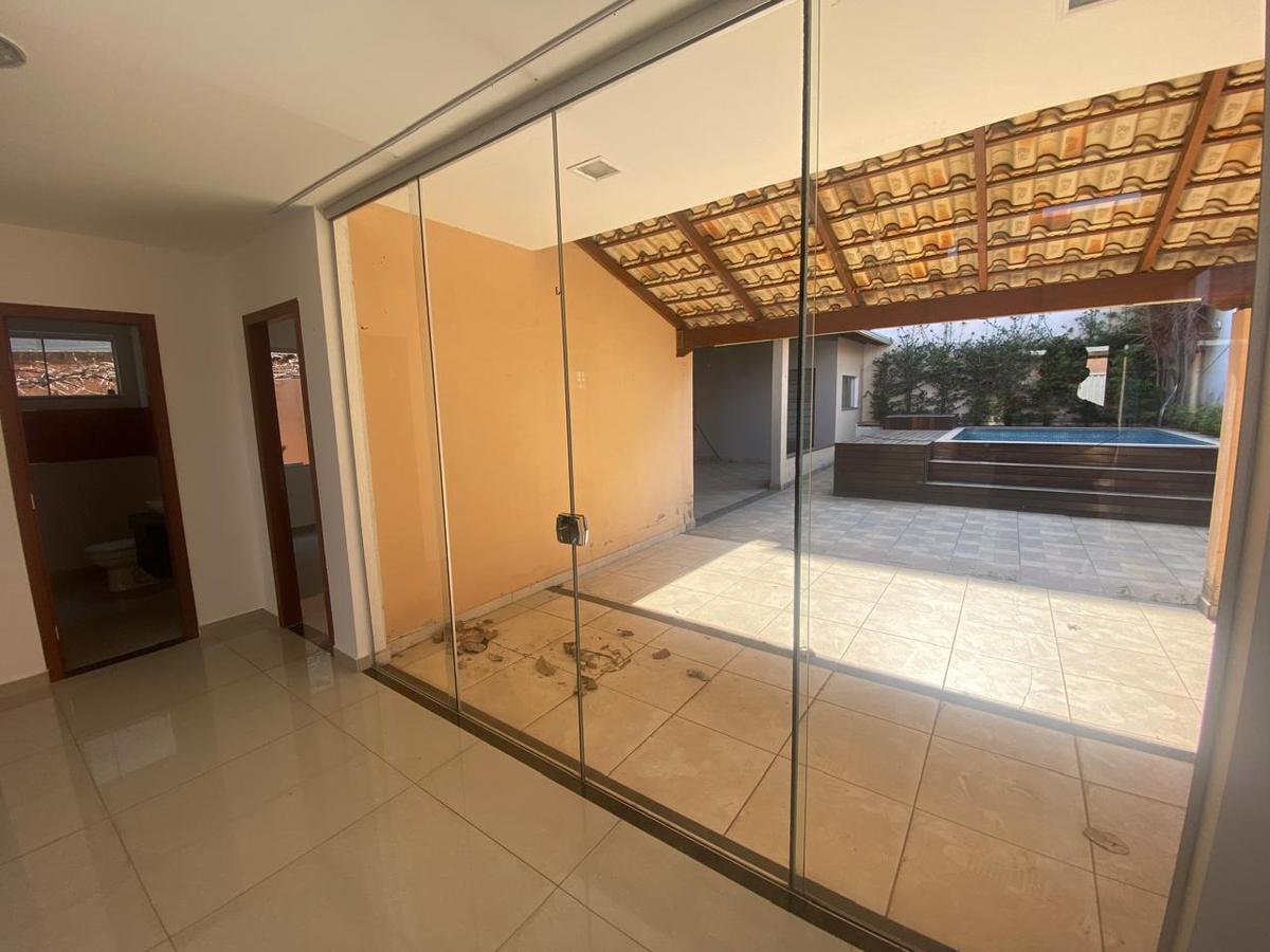 Casa, Trevo, 4 Quartos, 4 Vagas, 3 Suítes