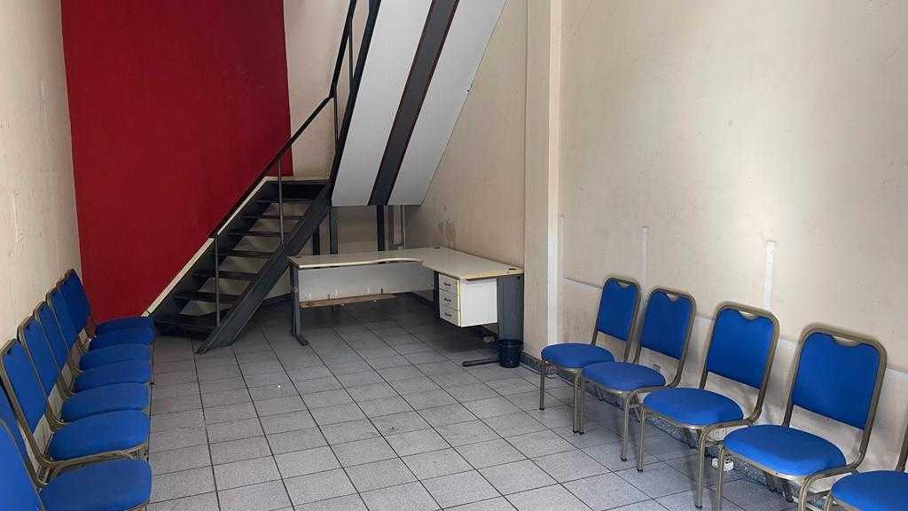 Prédio, São Cristóvão, 0 Quarto, 0 Vaga