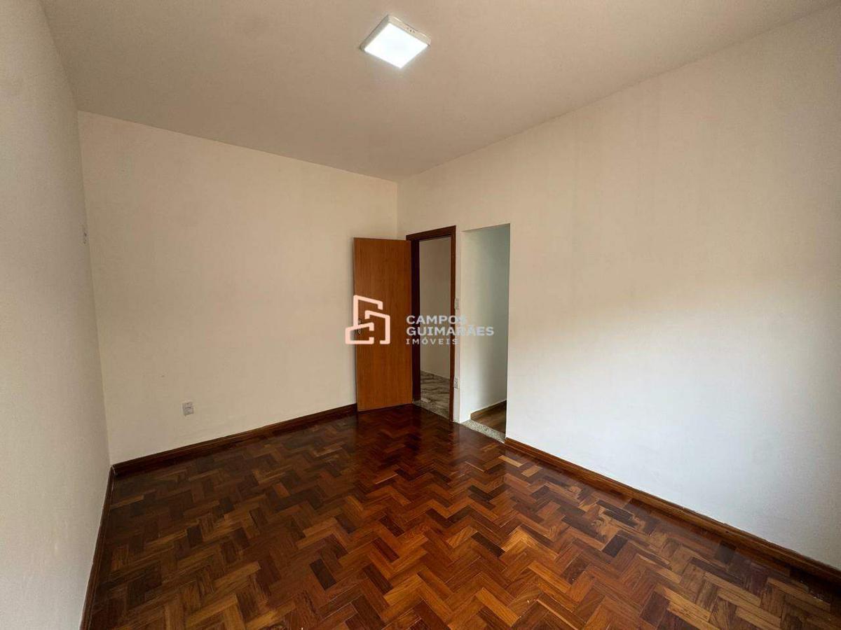 Casa, Milionários, 3 Quartos, 7 Vagas, 1 Suíte
