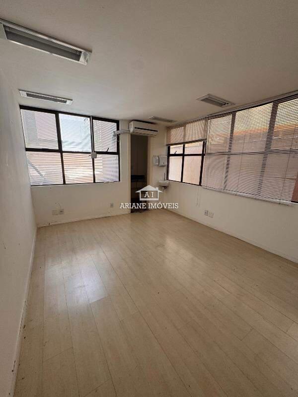 Andar, Funcionários, 0 Quarto, 2 Vagas