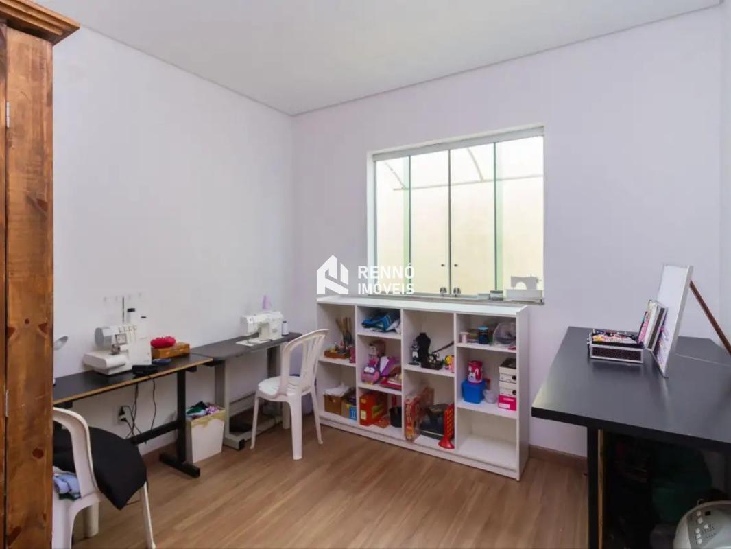 Casa, Estoril, 4 Quartos, 3 Vagas, 4 Suítes