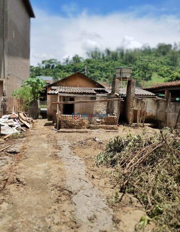 Casa, Bromélias, 0 Quarto, 2 Vagas