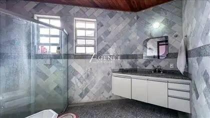 Casa, Camargos, 4 Quartos, 0 Vaga, 1 Suíte