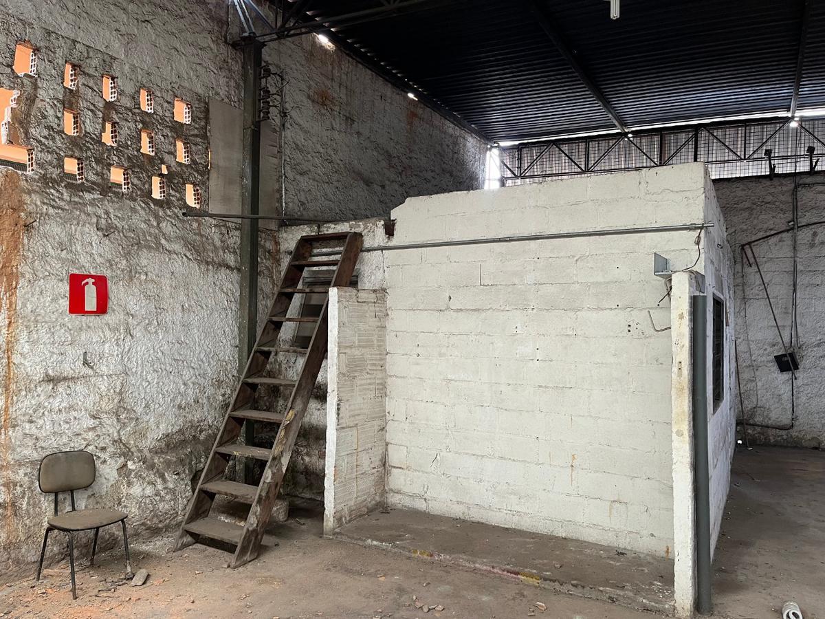 Galpão, Camargos, 0 Quarto, 0 Vaga