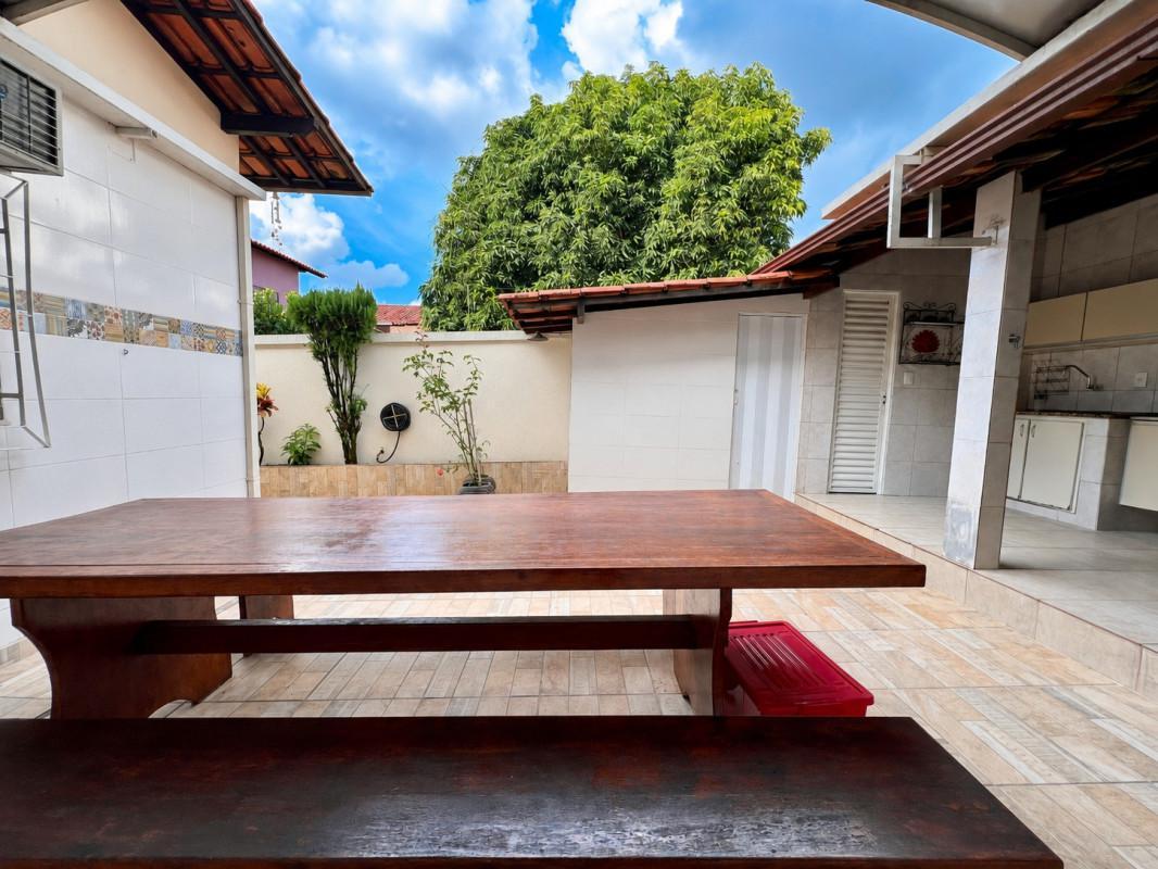 Casa, Castelo, 3 Quartos, 2 Vagas, 1 Suíte