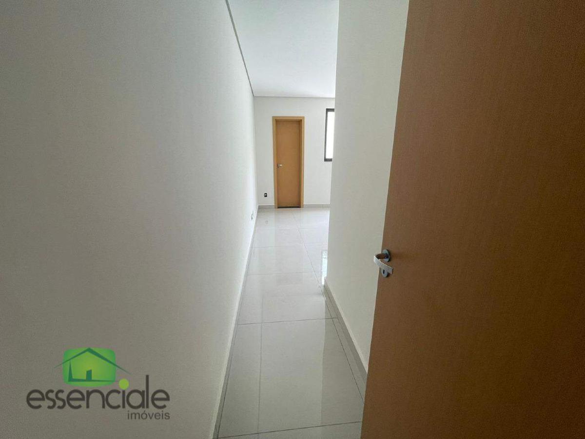 Casa, Europa, 3 Quartos, 3 Vagas, 1 Suíte