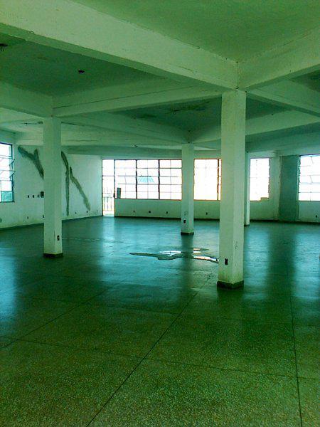 Sala, Industrial, 0 Quarto, 0 Vaga