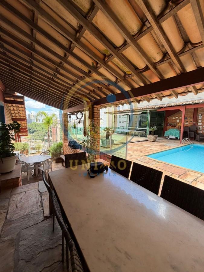 Casa, Santa Lúcia, 6 Quartos, 5 Vagas, 1 Suíte