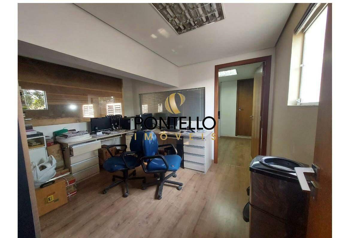 Casa, Cachoeirinha, 4 Quartos, 1 Vaga, 3 Suítes