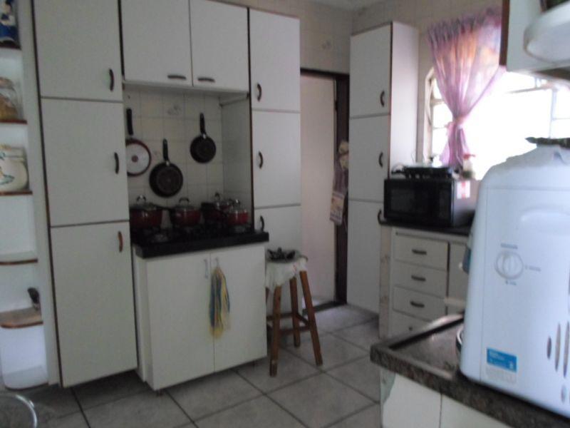 Casa, Cachoeirinha, 3 Quartos, 3 Vagas, 1 Suíte