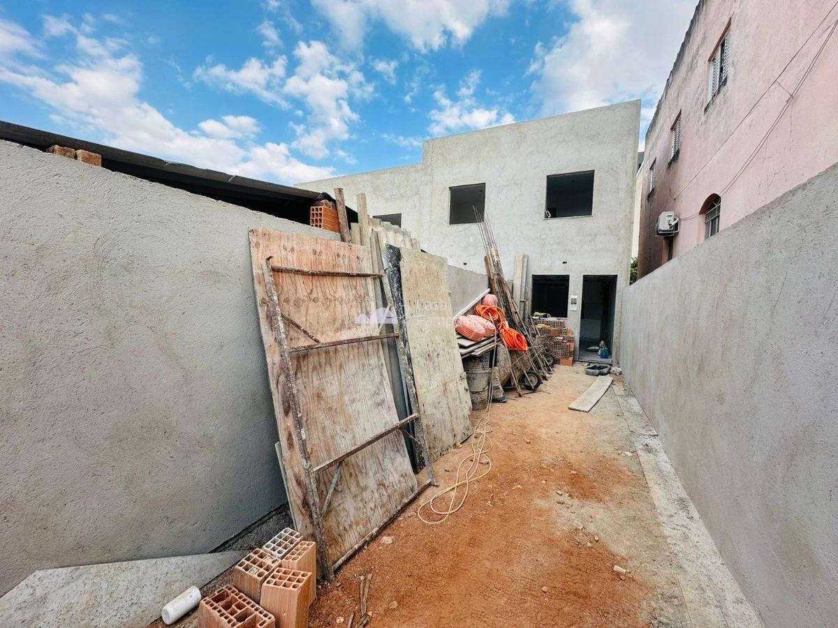 Casa, Jardim Leblon, 2 Quartos, 2 Vagas
