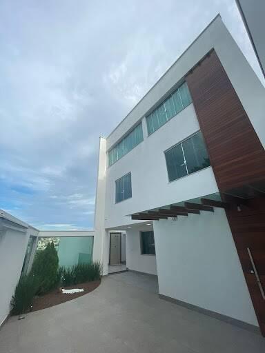 Casa, Canaã, 3 Quartos, 5 Vagas, 1 Suíte