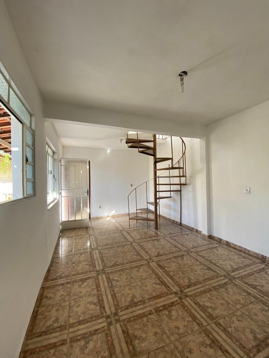 Casa, Cachoeirinha, 1 Quarto, 0 Vaga