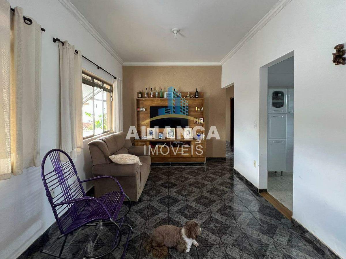 Casa, Centro, 4 Quartos, 1 Vaga, 1 Suíte