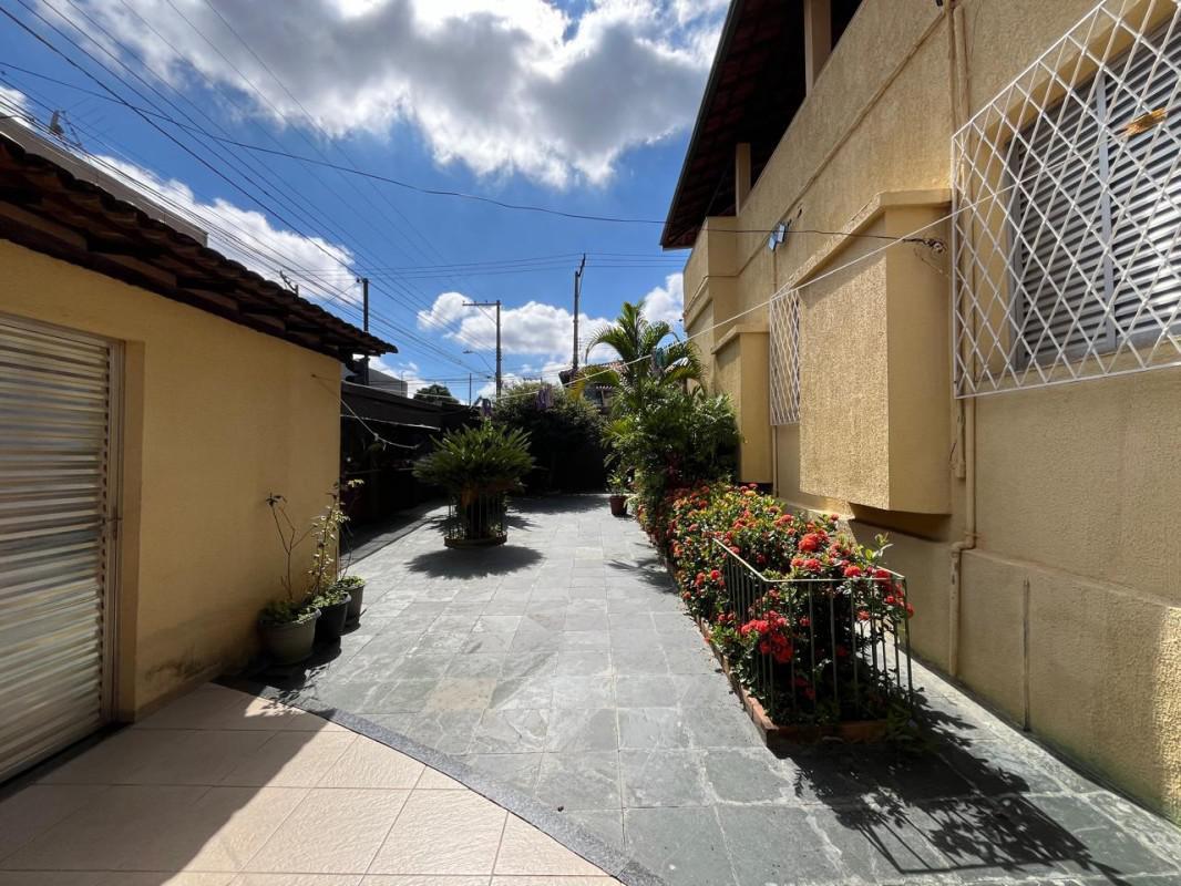 Casa, Carlos Prates, 3 Quartos, 2 Vagas