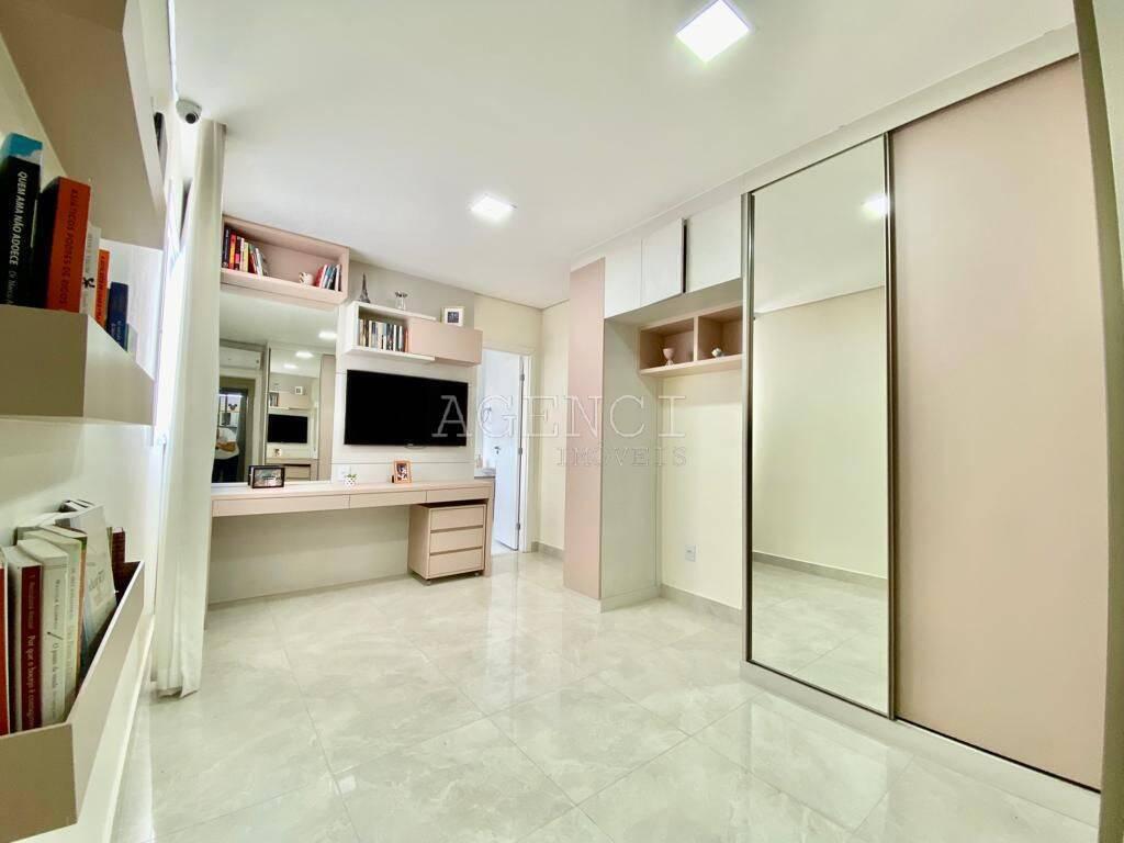 Apartamento, Cabral, 4 Quartos, 0 Vaga, 2 Suítes