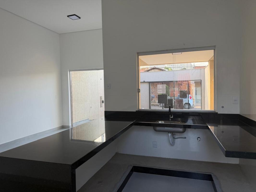 Casa, Santa Mônica, 3 Quartos, 2 Vagas, 1 Suíte