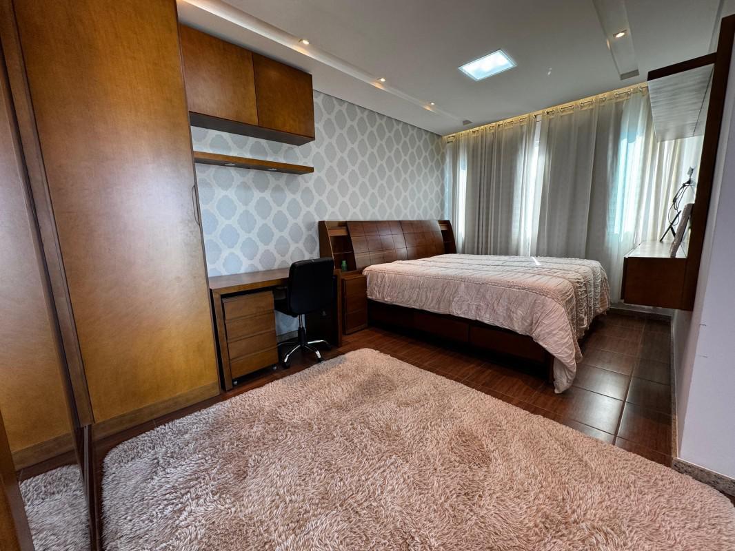 Casa, Parque Xangri-lá, 4 Quartos, 8 Vagas, 2 Suítes