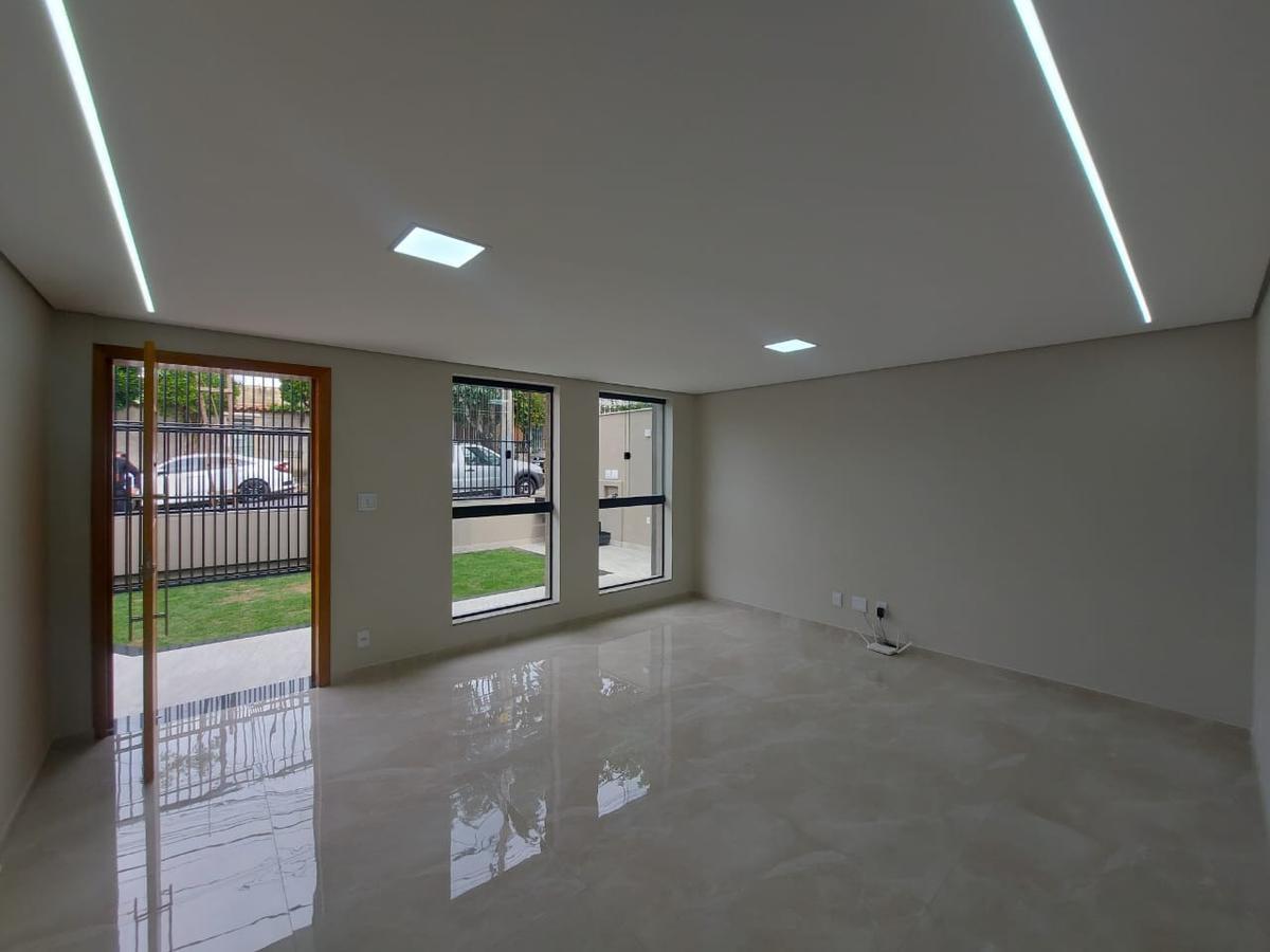 Casa, Planalto, 4 Quartos, 4 Vagas, 1 Suíte