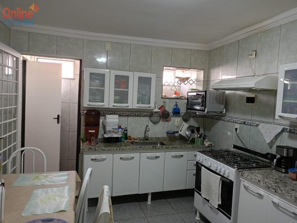 Casa, Dom Pedro I, 1 Quarto, 0 Vaga, 0 Suíte