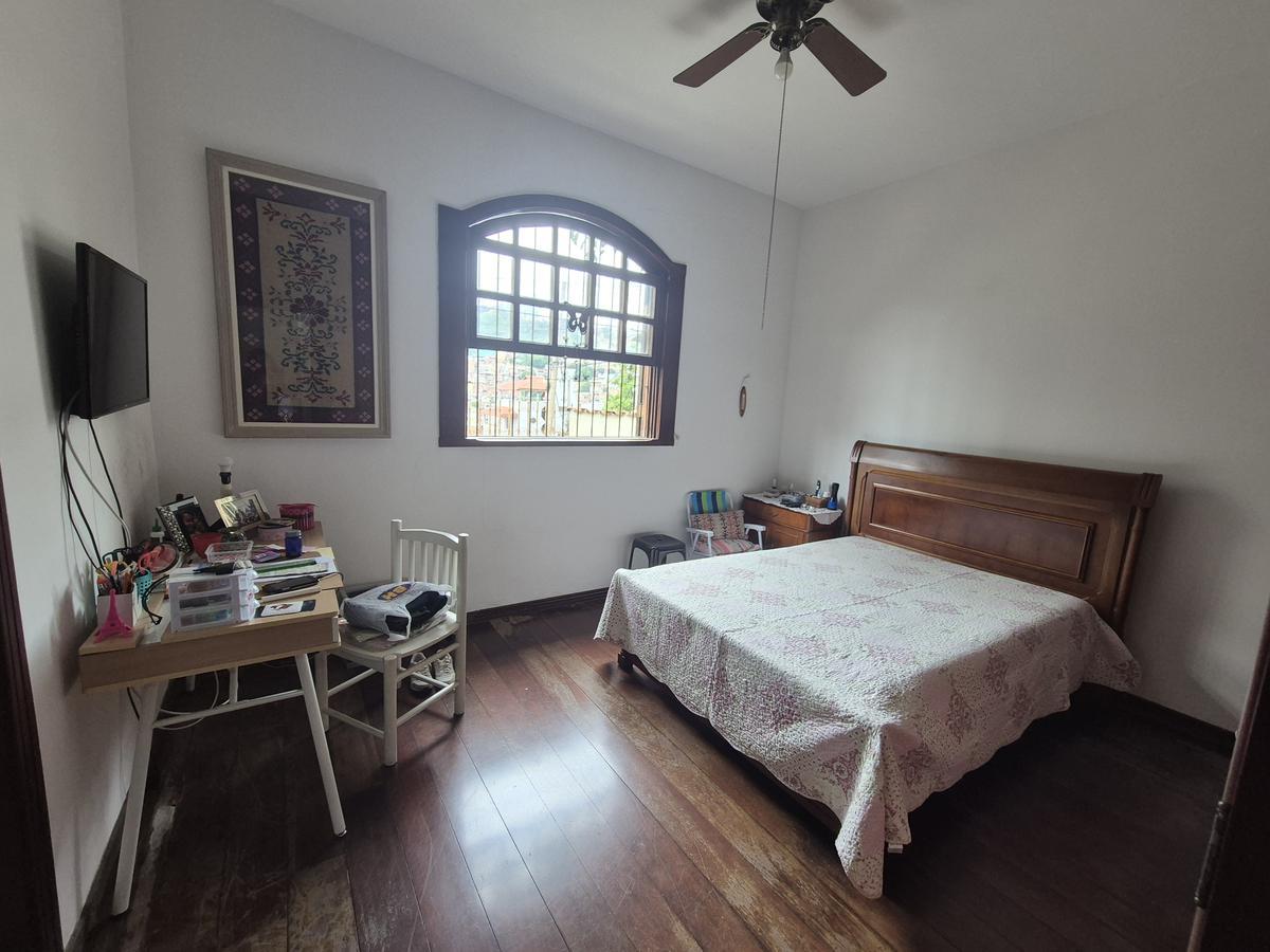 Casa, Jardim América, 5 Quartos, 3 Vagas, 1 Suíte