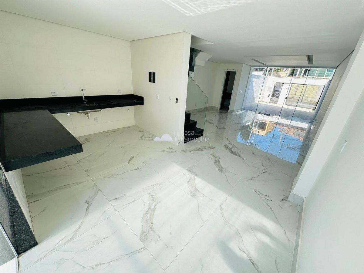 Casa, Santa Branca, 3 Quartos, 2 Vagas, 1 Suíte