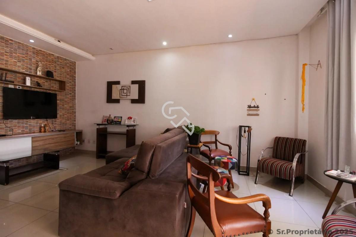 Casa, Horto, 6 Quartos, 2 Vagas, 5 Suítes